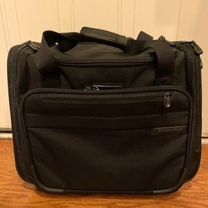Briggs & Riley Carry On roller